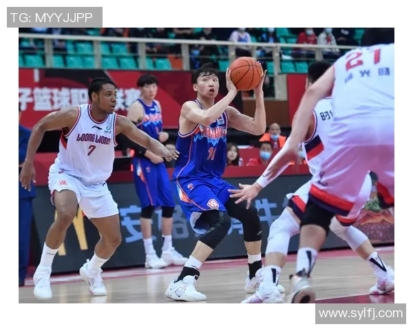 新疆伊力特队员训练备战，全队士气高涨